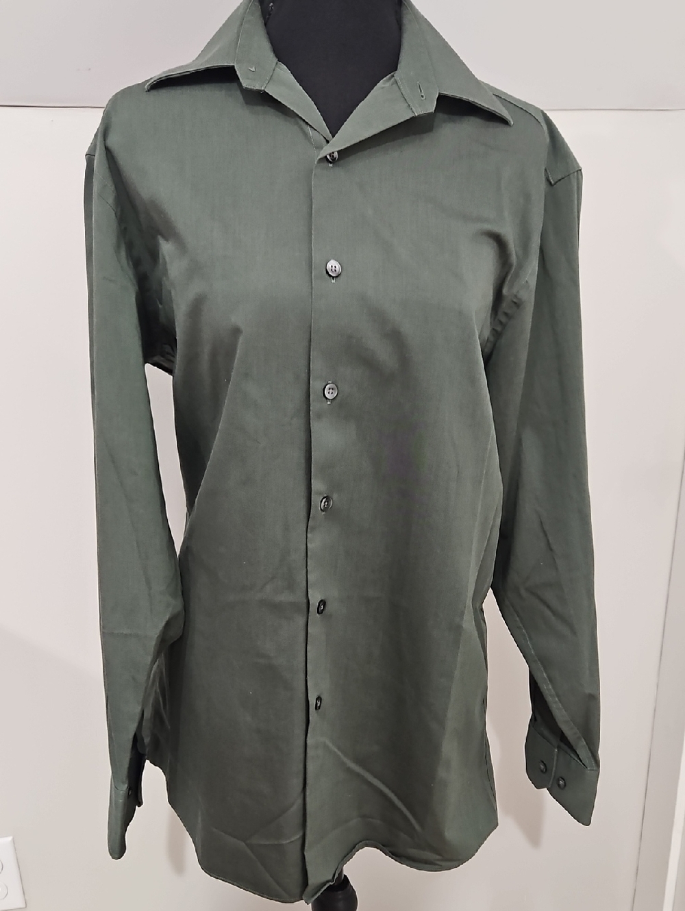 Claiborne Men's Long-Sleeve Button-Up Shirt in Olive. Size 15, 32/33 Medium